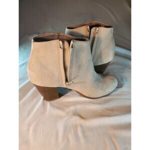 Old Navy Suede Block - Heel Booties, Ankle Boots - Cream Color, Women's Size 8